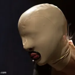 Cherry Torn en 'Kink' - The Girl Who Plays With Fire (Miniatura 13)