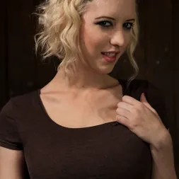 Cherry Torn en 'Kink' Gets Pushed to Her Limit! (Miniatura 2)