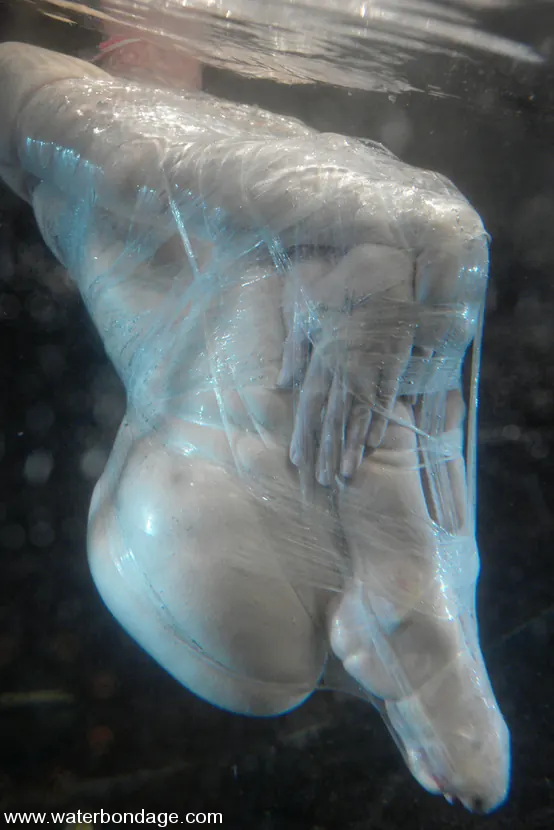 Kink 'is Pink hot!' protagonizando Cherry Torn (foto 5)