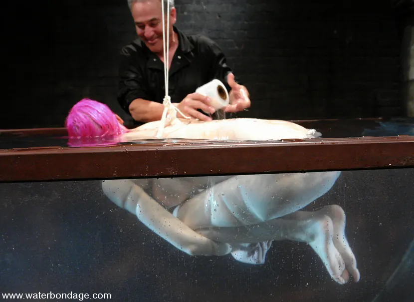 Kink 'is Pink hot!' protagonizando Cherry Torn (foto 8)