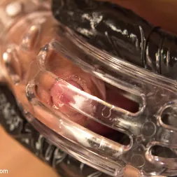 Cherry Torn en 'Kink' ¡Si no quitas las manos de tu polla lo haré por ti! (Miniatura 10)