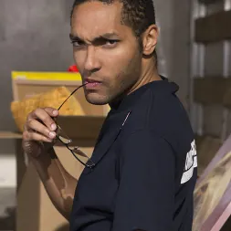 Cherry Torn en 'Kink' Johnson and Pecker Moving: Empacando su caja desde 1969 (Miniatura 5)