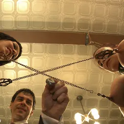 Cherry Torn en 'Kink' Sesión de servicio del miércoles: Entrenamiento básico sobre corsé de látex (Miniatura 6)