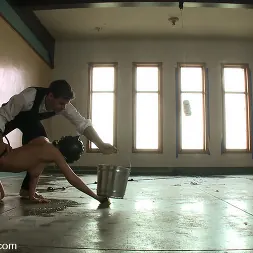 Cherry Torn en 'Kink' Sesiones de servicio: La oficina del piso superior (Miniatura 15)