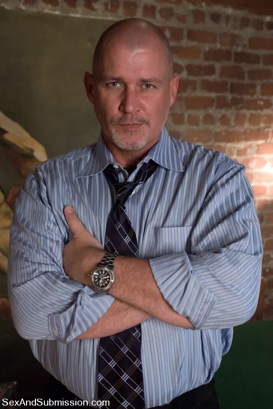 Kink 'El juego de póquer' protagonizando Cherry Torn (foto 9)