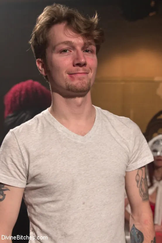 Kink 'La Sociedad Secreta Femdom del Ordeño de Próstata.' protagonizando Cherry Torn (foto 9)