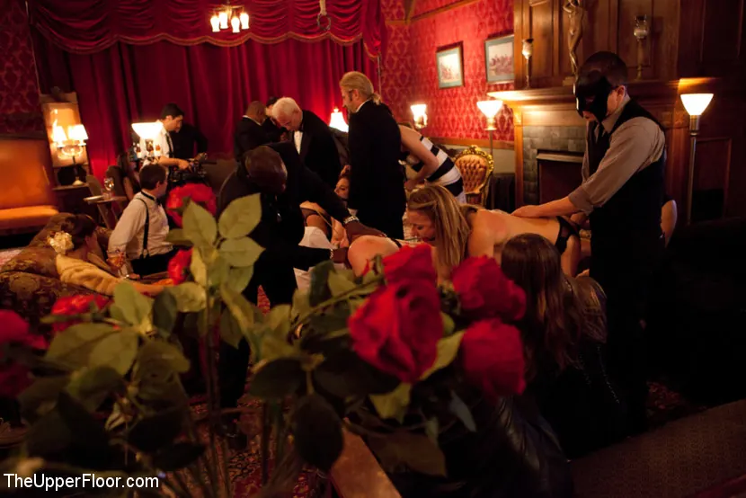 Kink 'Tapas en topless 2' protagonizando Cherry Torn (foto 8)