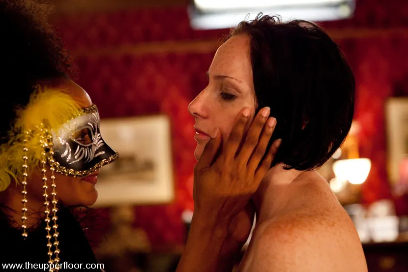 Kink 'El dilema de Torn' protagonizando Cherry Torn (foto 13)