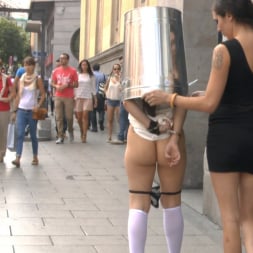 Chiara Diletto に 'Kink' マドリードの通りに完全に露出したセクシーなスペインの口が開いたキアラ (サムネイル 13)