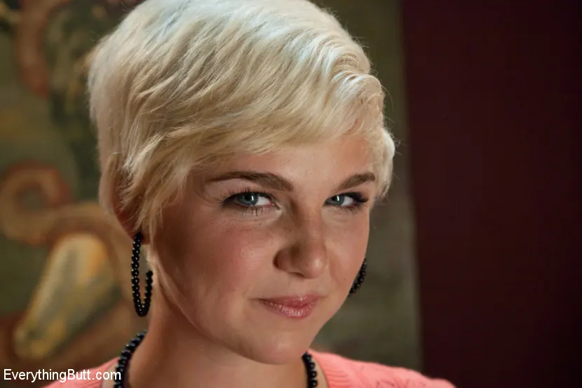 Kink 'Frenesí anal' protagonizando Chloe Camilla (foto 2)