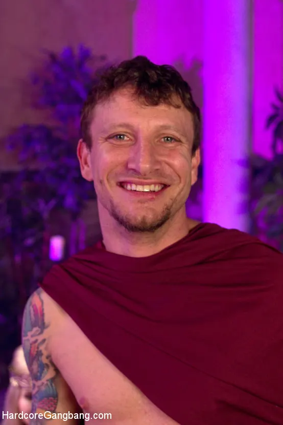 Kink 'El sacrificio sexual de Christie Stevens' protagonizando Christie Stevens (foto 5)