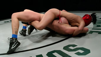 Christina Carter に 'The Ninja (Lifetime 14-2) vs Da Bomb (Lifetime 0-1)'