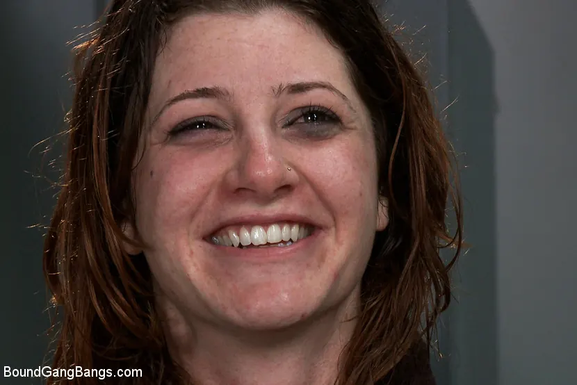 Kink 'ホット・レッドヘッドCici Rhodesがハードコックと建設ツールで犯される' 主演 CiCi Rhodes (写真 13)