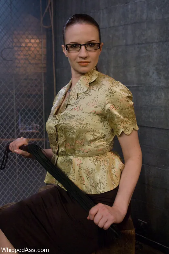 Kink 'Cherry Suspended' starring Claire Adams (Photo 1)