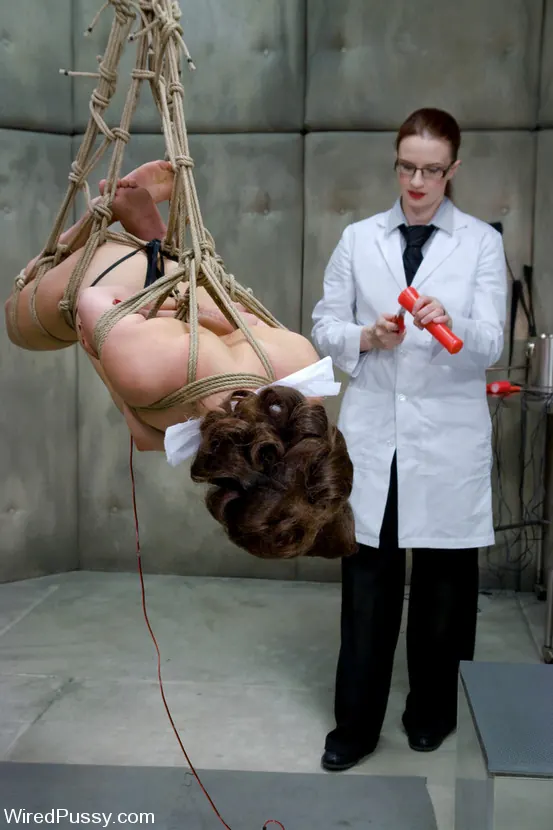 Claire Adams in 'New comer Sarah Wolfe' from 'Kink' (Photo 4) Kink 'New comer Sarah Wolfe' starring Claire Adams (Photo 4)