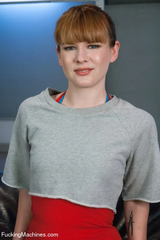 Claire Robbins に 'ファイヤージンジャーは、彼女の猫とお尻でファッキングマシンを愛する' from 'Kink' (写真 13) Kink 'ファイヤージンジャーは、彼女の猫とお尻でファッキングマシンを愛する' 主演 Claire Robbins (写真 13)