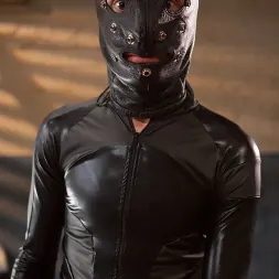 Claire Robbins en El entrenamiento de Claire Robbins, día tres (foto 2) Claire Robbins en 'Kink' El entrenamiento de Claire Robbins, día tres (Miniatura 2)