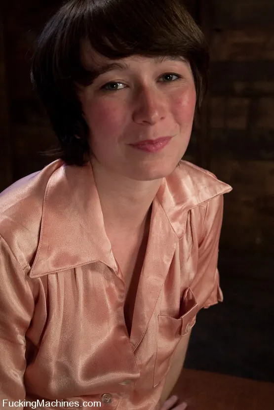 Kink 'VIERNES DE CHICAS AMATEUR - CLAUDIA' protagonizando Claudia LeNoir (foto 2)