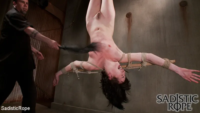 Kink 'puta sucia' protagonizando Coral Aorta (foto 1)