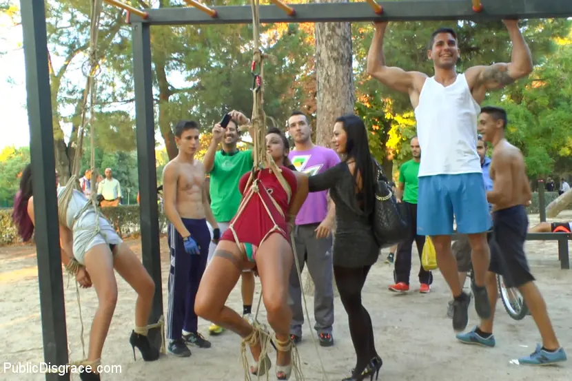 Kink 'すべての奴隷のプッシーは、公然のヨーロッパのファックフェストで恥をかかせた！' 主演 Coral Joice (写真 24)