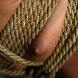 Courtney Simpson in 'Kink' and Princess Donna Dolore (Thumbnail 7)