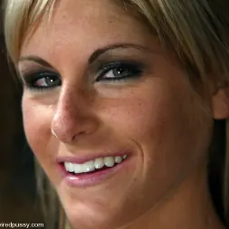 Courtney Simpson in 'Kink' and Princess Donna Dolore (Thumbnail 15)