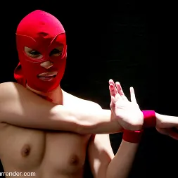 Crimson Ninja in Ninja vs. Paris (Photo 1) Crimson Ninja in 'Kink' Ninja vs. Paris (Thumbnail 1)