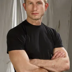 Dahlia Sky に 'Kink' 放棄され、単独で (サムネイル 1)