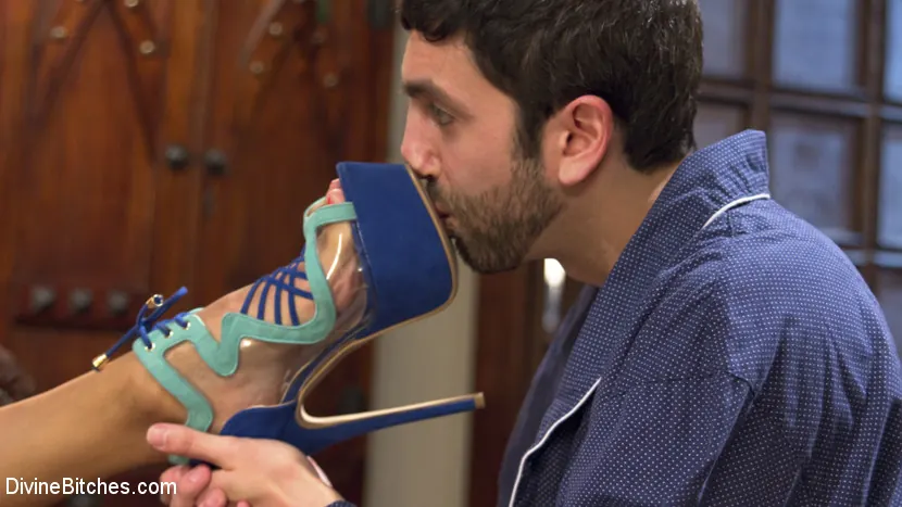 Kink 'デイジードゥカティ：ザキャンプドレス' 主演 Daisy Ducati (写真 2)