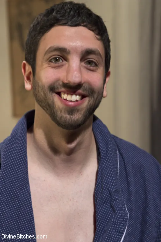 Kink 'デイジードゥカティ：ザキャンプドレス' 主演 Daisy Ducati (写真 4)