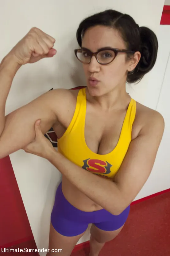 Kink 'Los capitanes de los equipos de la RONDA 4 se enfrentan en el combate de lucha libre más intenso.' protagonizando Daisy Ducati (foto 18)