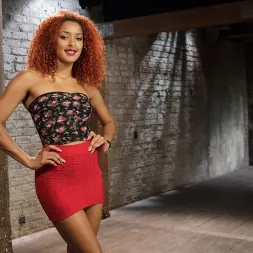 Daisy Ducati に 'Kink' ドゥカティに乗る (サムネイル 2)