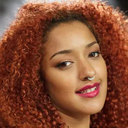 Daisy Ducati に 'Kink' ドゥカティに乗る (サムネイル 12)