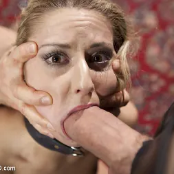 Dallas Blaze en 'Kink' Entrenando a una pequeña universitaria para que se la meta en la polla (Miniatura 17)