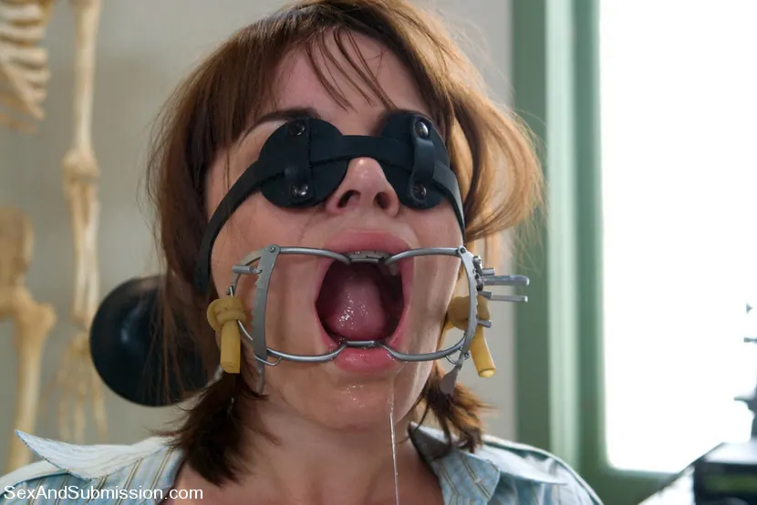 Kink 'Dental Domination' starring Dana DeArmond (Photo 2)