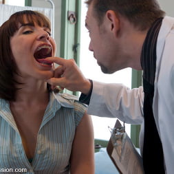 Dana DeArmond に 'Kink' 歯の支配 (サムネイル 19)