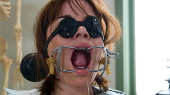 Dana DeArmond en 'Dominación dental'