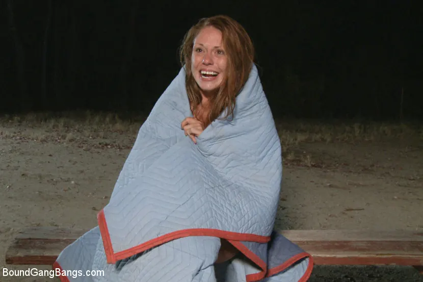 Jordan Ash en 'Reencontrándose con antiguos compañeros de clase: ¡Una universitaria es follada en grupo!' from 'Kink' (foto 4) Kink 'Reencontrándose con antiguos compañeros de clase: ¡Una universitaria es follada en grupo!' protagonizando Jordan Ash (foto 4)