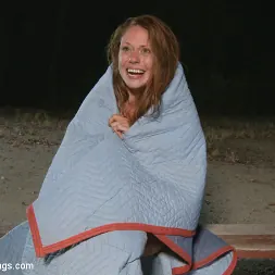 Jordan Ash en 'Kink' Reencontrándose con antiguos compañeros de clase: ¡Una universitaria es follada en grupo! (Miniatura 4)