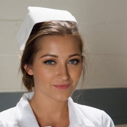 Dani Daniels に 'Kink' ナイト・ナース：ダニ・ダニエルズ (サムネイル 1)