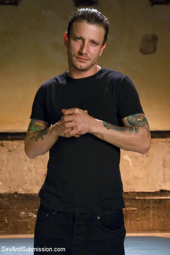 Kink 'Darcie Belle - Damisela en apuros' protagonizando Darcie Belle (foto 1)