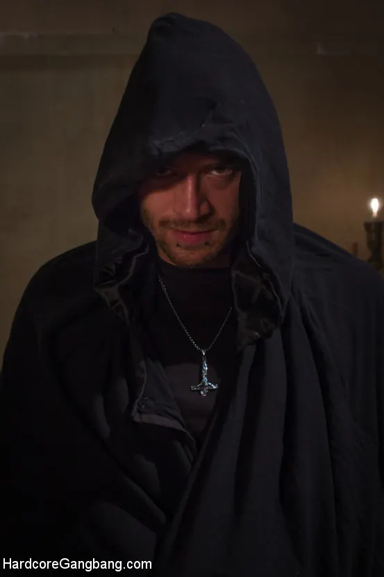 Kink '血の腐敗：中学生は強姦され、セックスカルトで二倍に浸透！' 主演 Darling (写真 5)