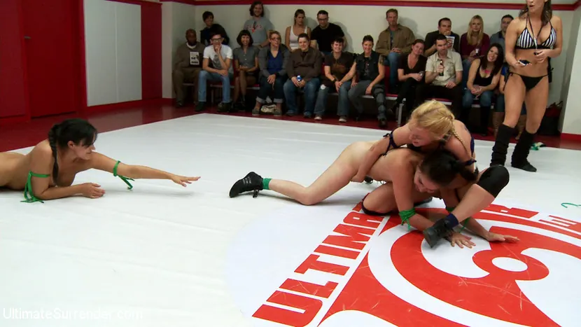 Kink 'and Bella Rossi takeon Penny Barber and Rookie, Juliette March' protagonizando Darling (foto 19)