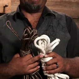 Darling Deicide に Pervertables:日常をキンキートイに変身させる (写真 3) Darling Deicide に 'Kink' Pervertables:日常をキンキートイに変身させる (サムネイル 3)