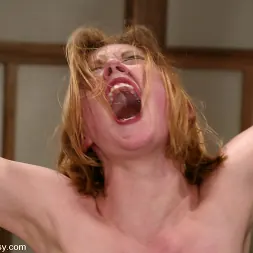 Dee Williams in 'Kink' Darling (Thumbnail 4)