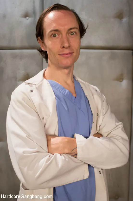 Kink 'Deliriously Gangbanged' starring Delirious Hunter (Photo 4)