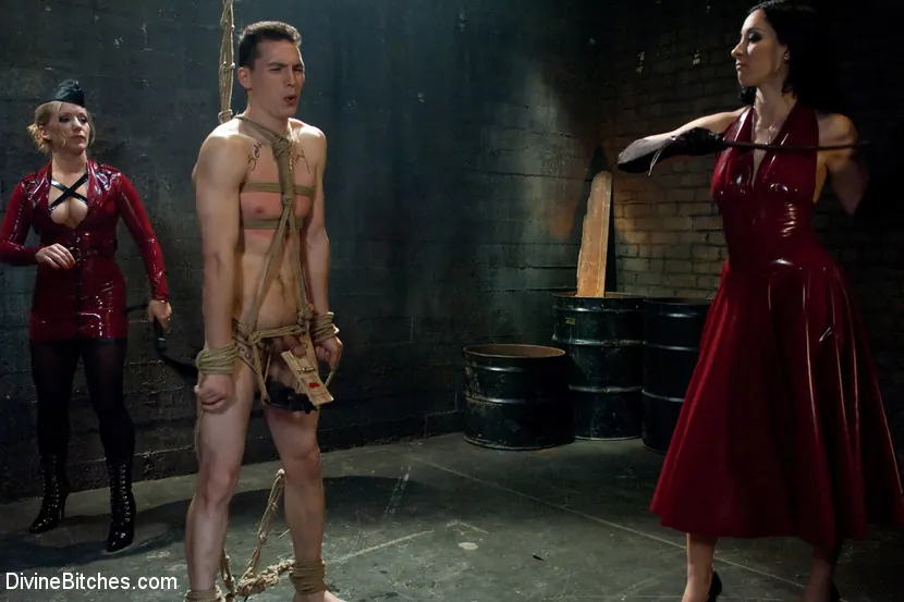 Kink '変態：エピソード1カム泥棒' 主演 Dia Zerva (写真 3)