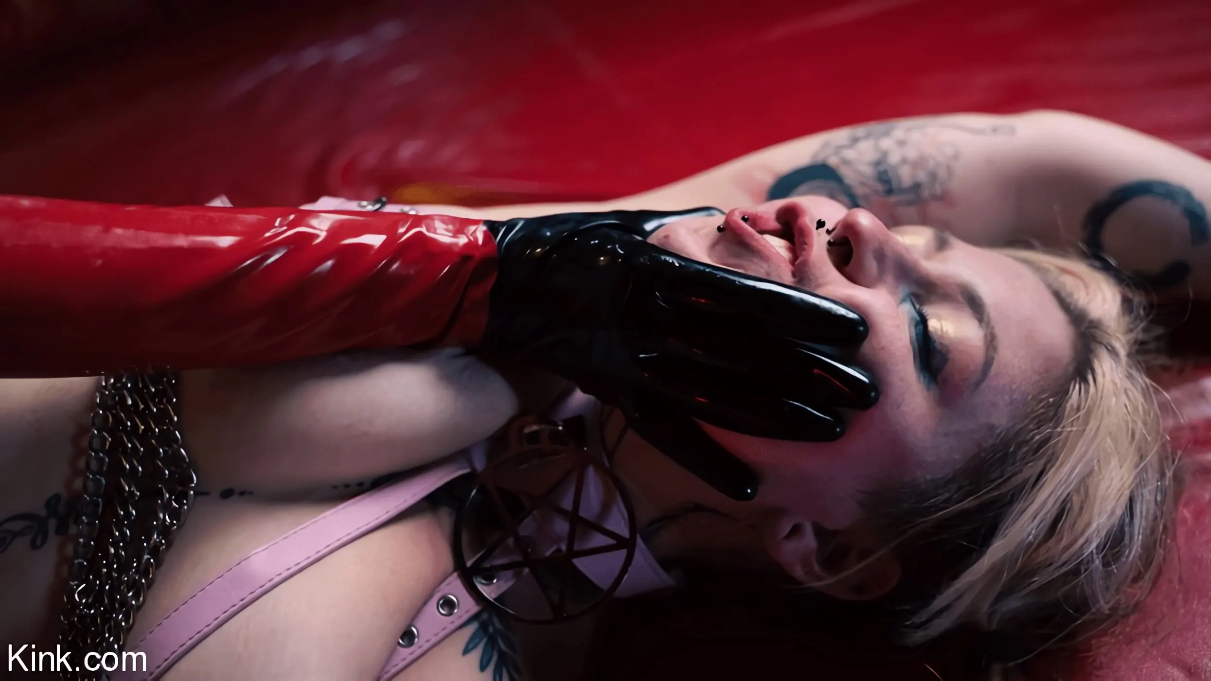 Kink 'Giant Punishment: Lady Perse and Divine Eve' starring Divine Eve (Photo 5)