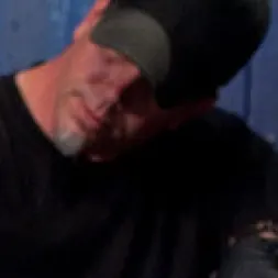 Dolly Leigh に 'Kink' 公正な皮をむいた最初のタイマーは極度の支配のために始まります!! (サムネイル 18)