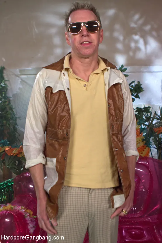 Kink 'キンクフラミンゴ：予告編の公園のゴミ箱は、5人の熱狂的な男達によって強姦されました！' 主演 Draven Star (写真 4)